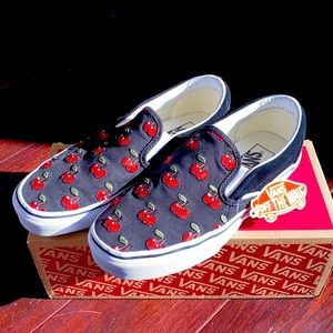 Vans Classic Slip On Cherries Black WMNS